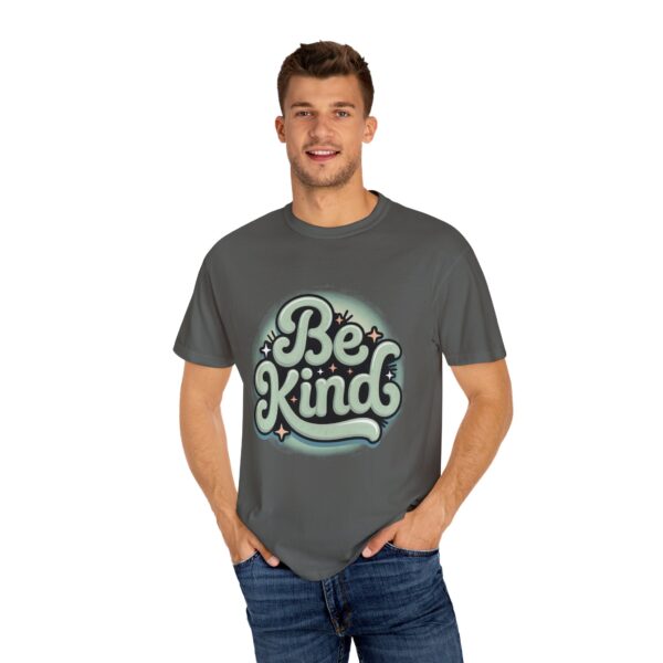 Unisex T-Shirt with Be Kind Design | Inspirational Apparel | Casual Tee | Perfect Gift | Positive Vibes | Everyday Wear | Motivational Shirt